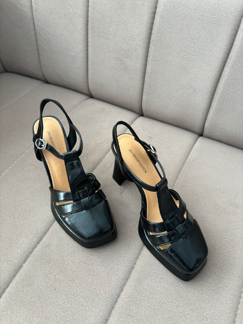 Women Vintage Close Square Toe Strap Block Heels